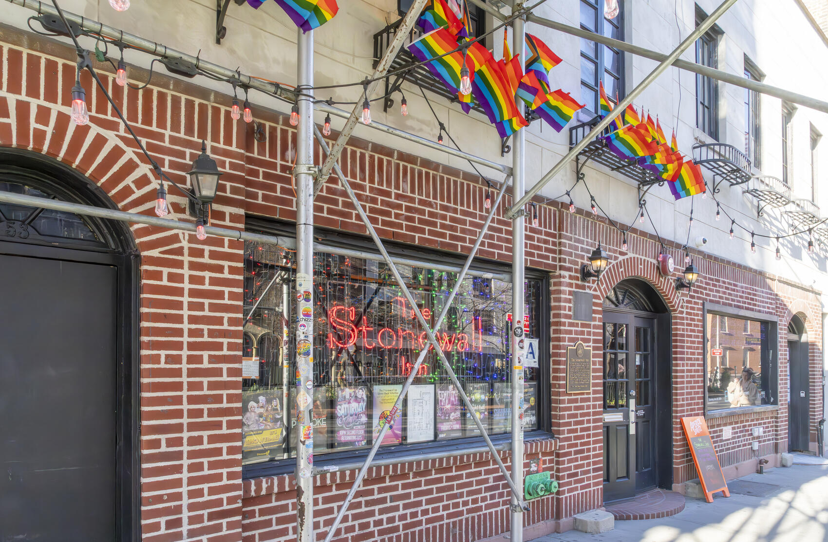The outside of the famous Stonewall Inn in New York City