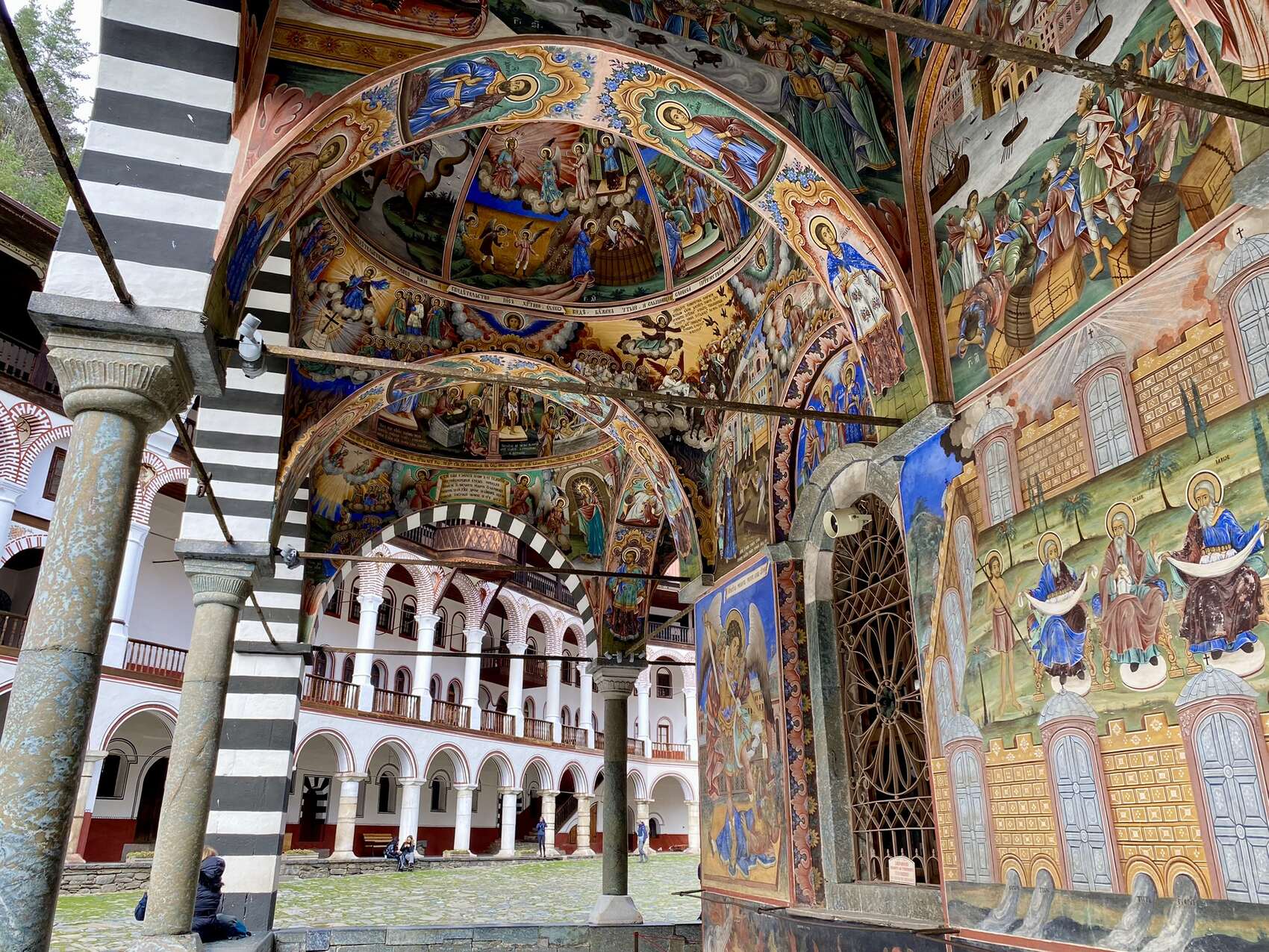 The beautiful frescoes of Rila Monastery in Bulgaria — sanniely