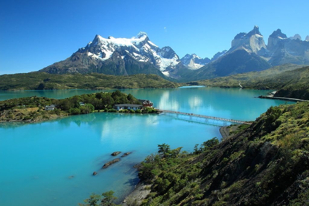 <p>"View of Lake Pehoe and the Devil's Horn mountains at Patagonia." Adan R., USA</p> "View of Lake Pehoe and the Devil's Horn mountains at Patagonia." Adan R., USA