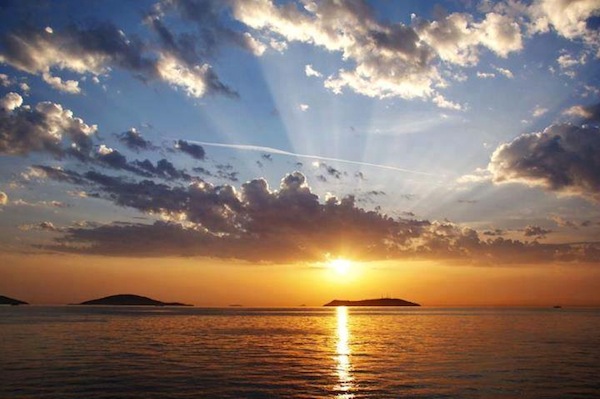 <p>Stunning sunset at the Sea of Marmara in Turkey.</p> Stunning sunset at the Sea of Marmara in Turkey.
