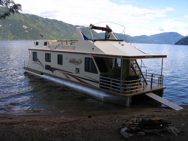 Live where you float. Photo courtesy Benjamin Vandersteen.