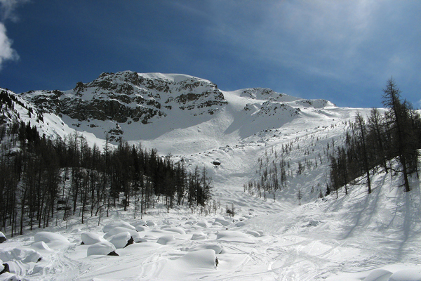 Facing southeast up the 'Rock Garden' to Lipalian Mountain. Photo courtesy Richard Jones.