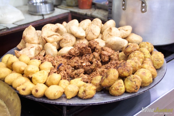 <p>Pakoras are deep-fried fritters found in different shapes and sizes.</p> Pakoras are deep-fried fritters found in different shapes and sizes.