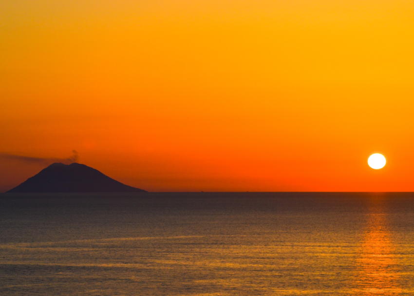 stromboli sunset