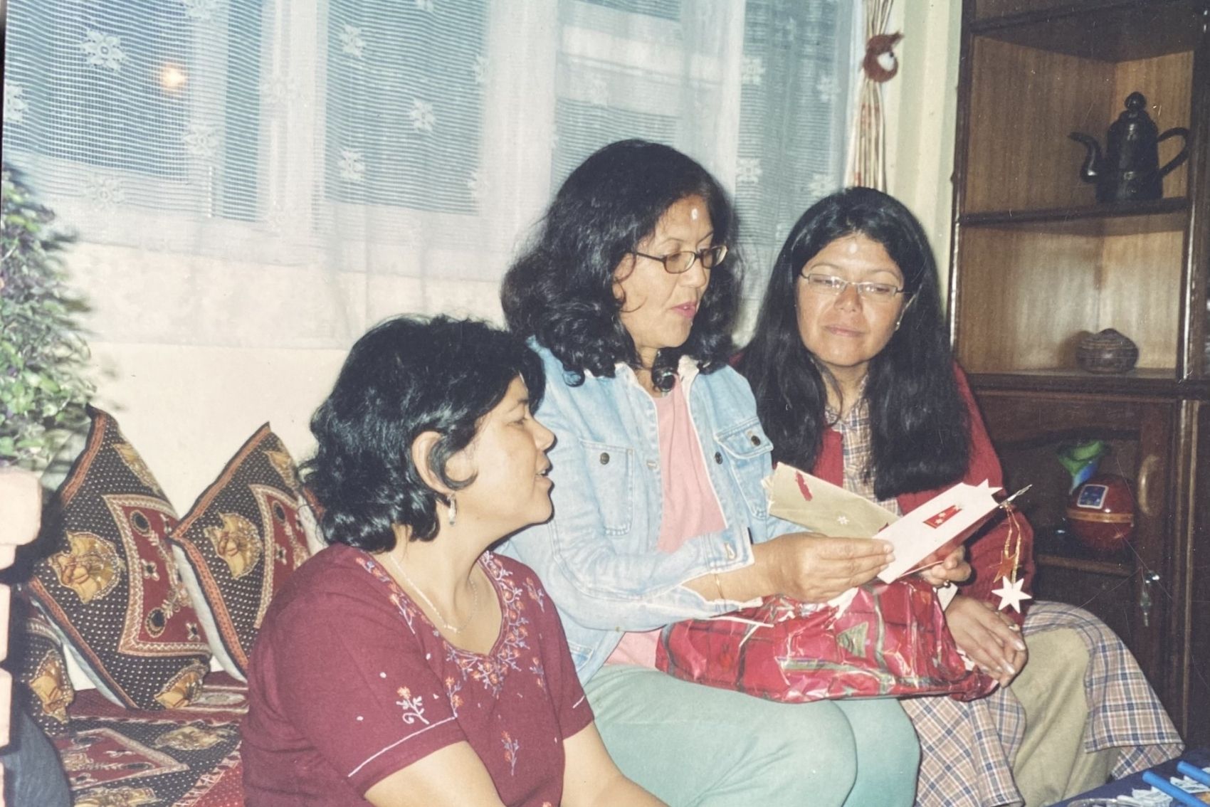 The three sisters female trekking guides in Nepal