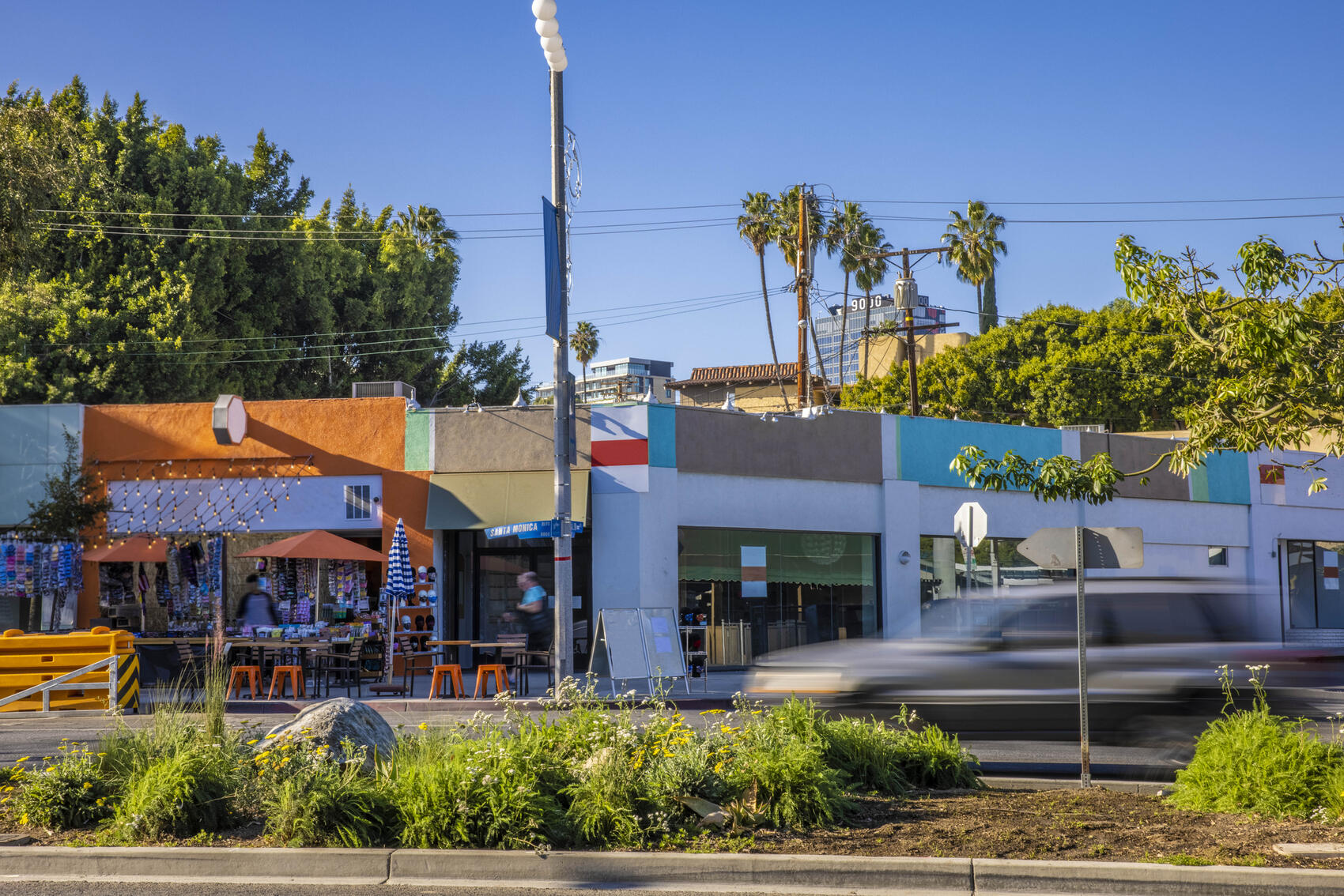 The colourful buildings and eateries of WeHo in Los Angeles — LPETTET