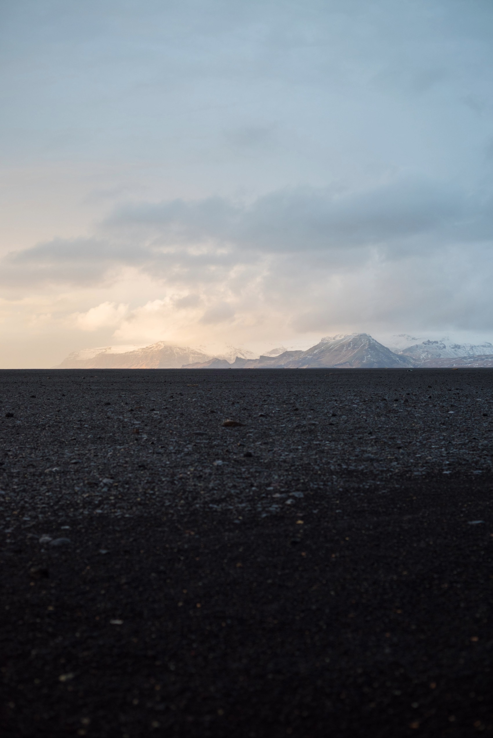 The beautiful yet bleak scenery of Hjörleifshöfði in Iceland - Si Gamble