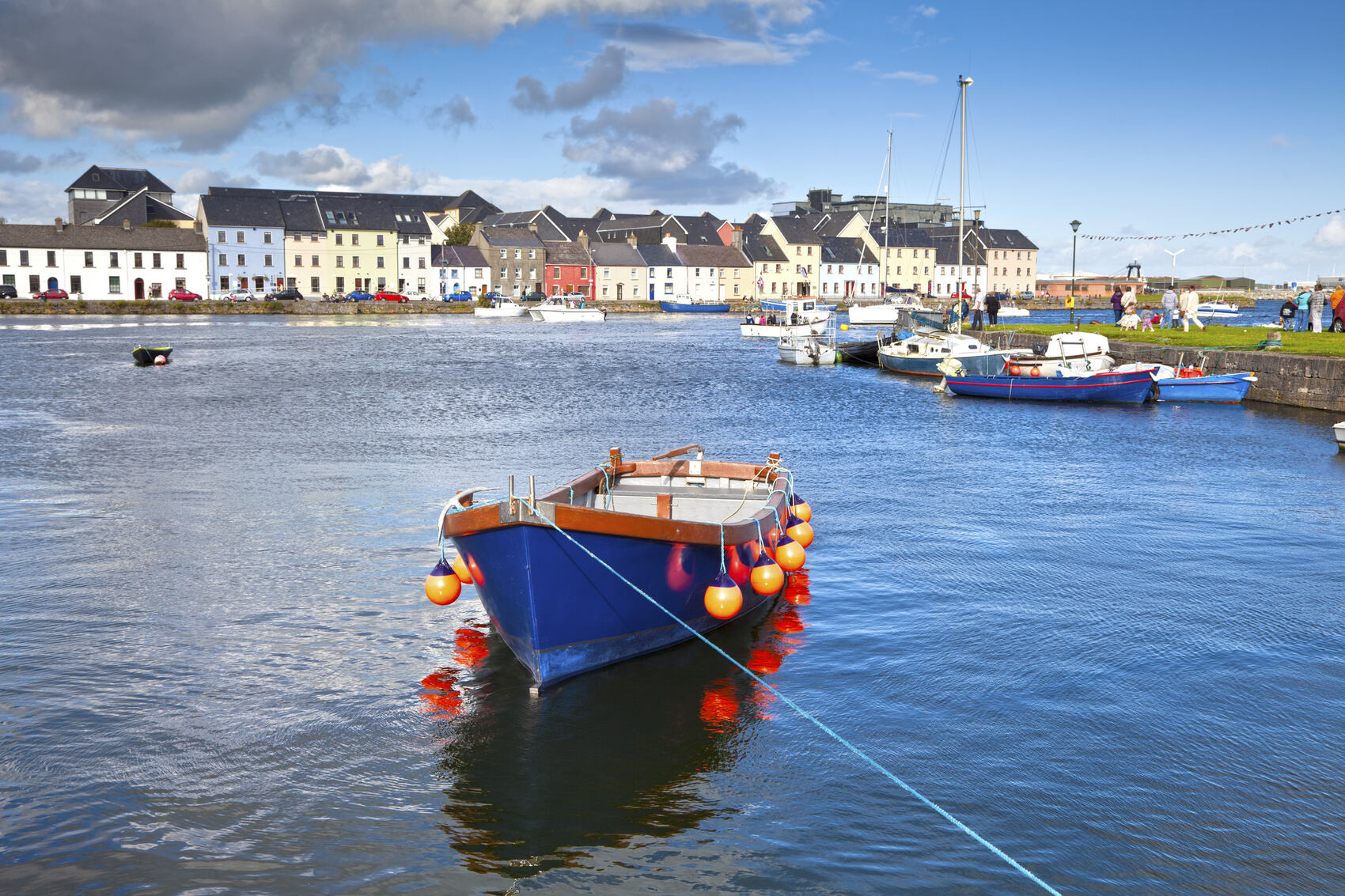 A boat in Galway Bay on the Wild Atlantic Way &mdash; lucafabbian